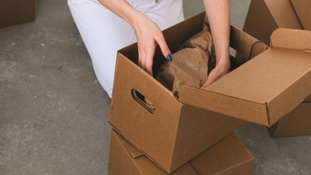 business relocation, relocate business to another state, interstate business move, business relocation guide, interstate company transfer, moving business state to state, business expansion relocation, state-to-state business transfer, commercial move planning, business moving tips